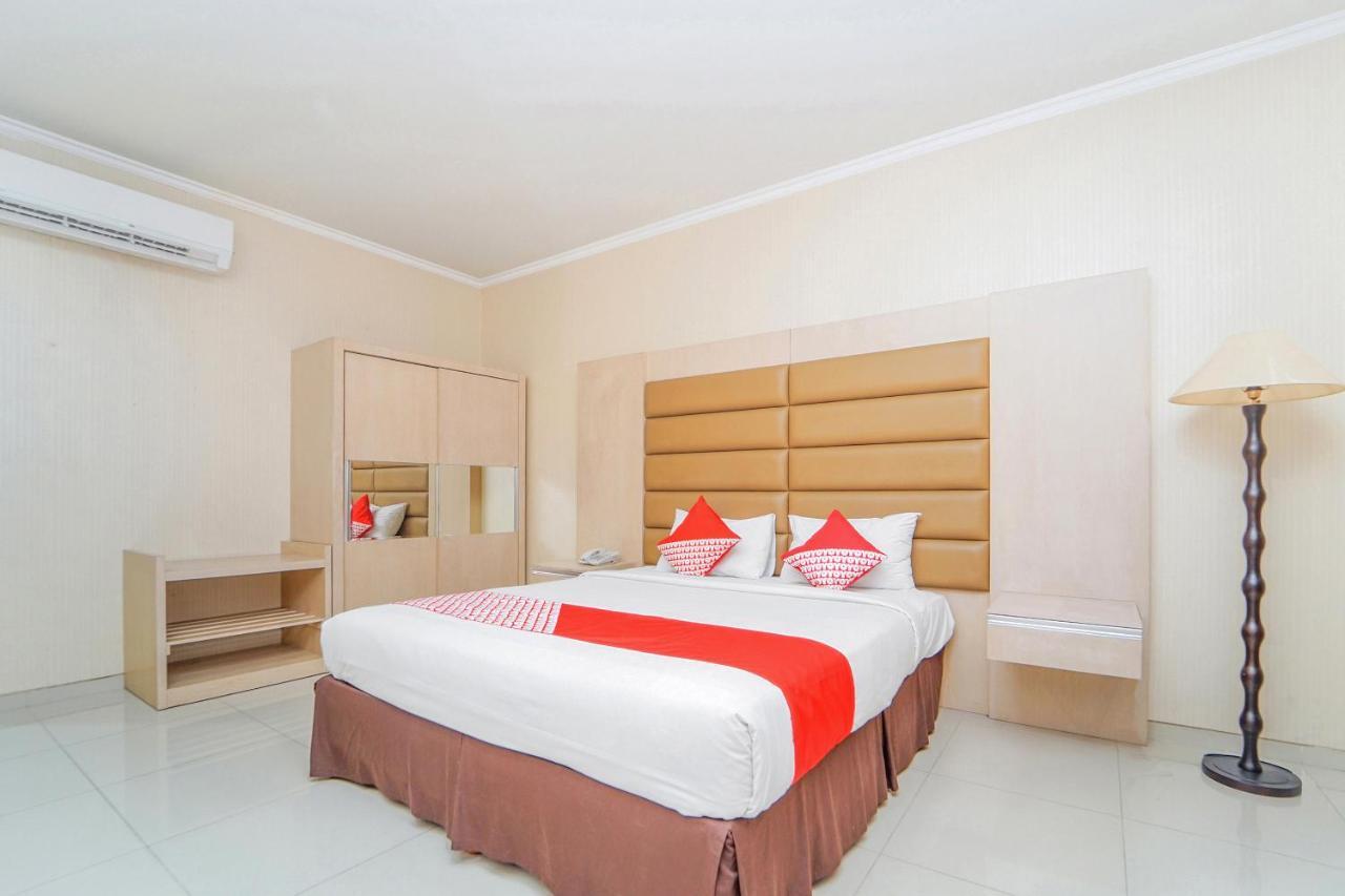 Maumu Hotel & Lounge Surabaya Exterior photo