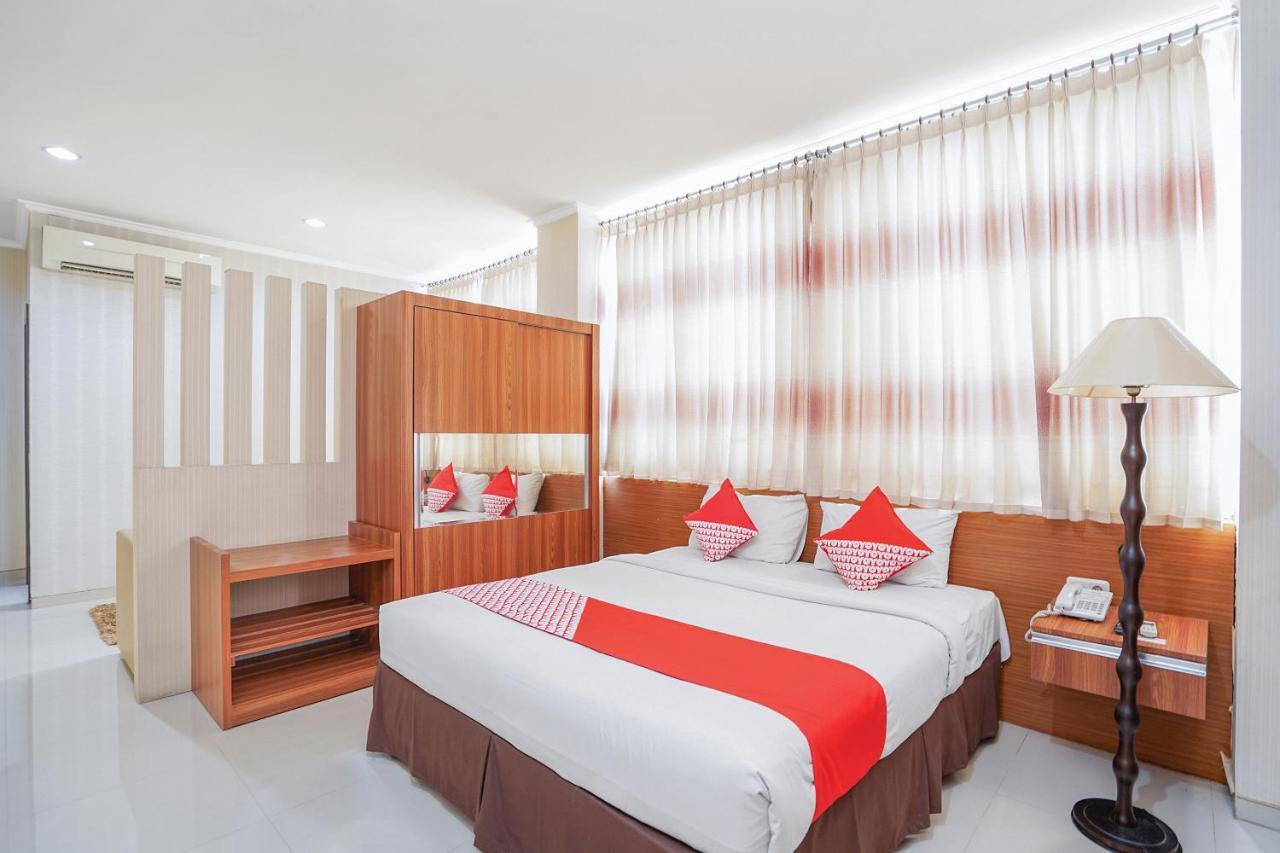 Maumu Hotel & Lounge Surabaya Exterior photo
